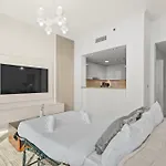 Bright One Bdr Close To Burj Khalifa & Dubai Mall