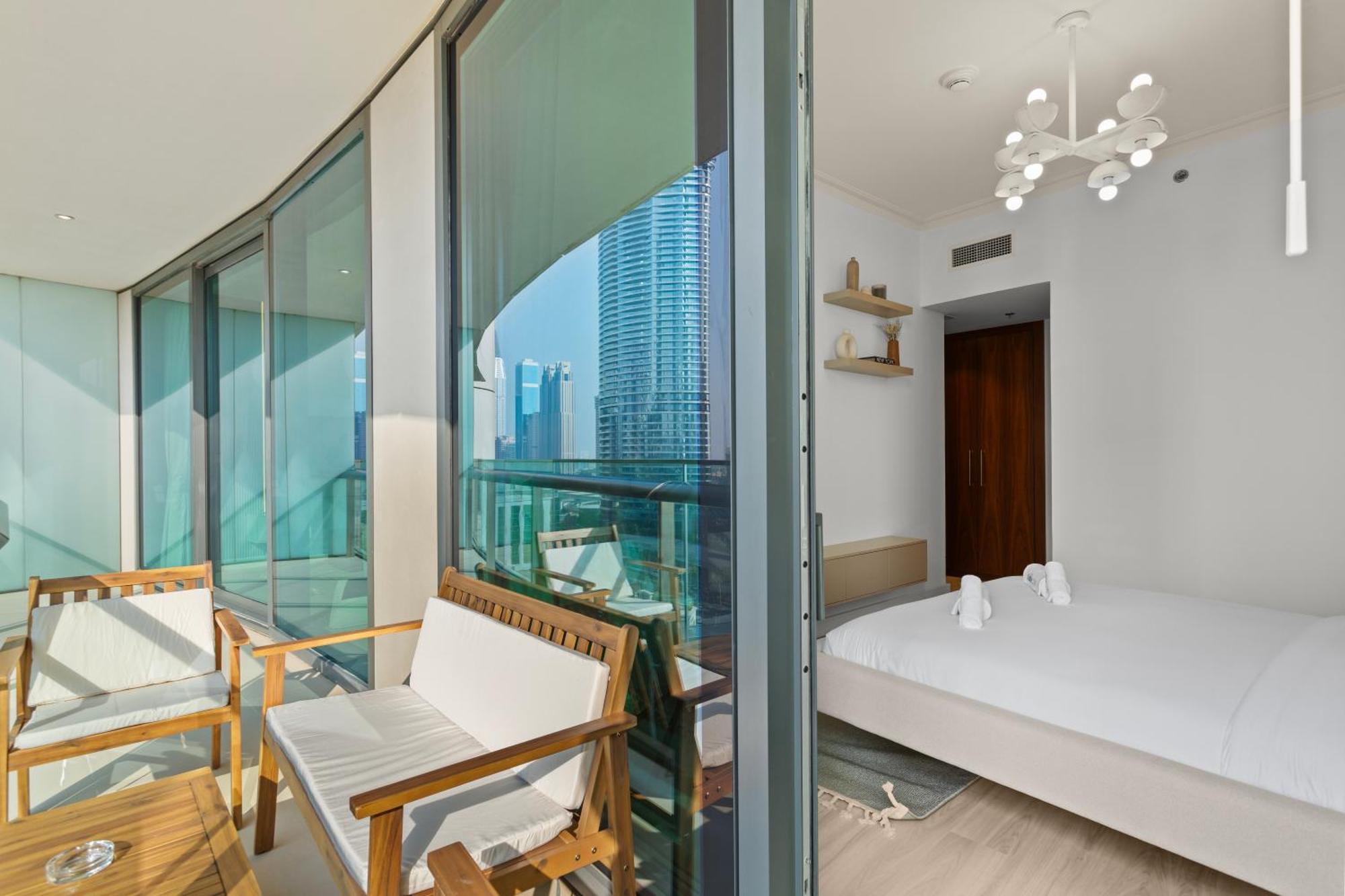 Bright One Bdr Close To Burj Khalifa & Mall Apartment *
