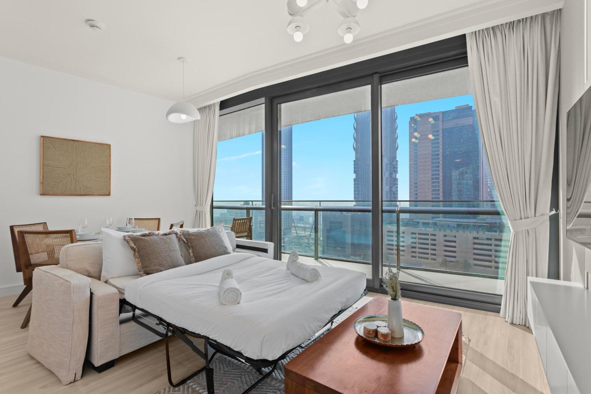 Bright One Bdr Close To Burj Khalifa & Mall Apartment *