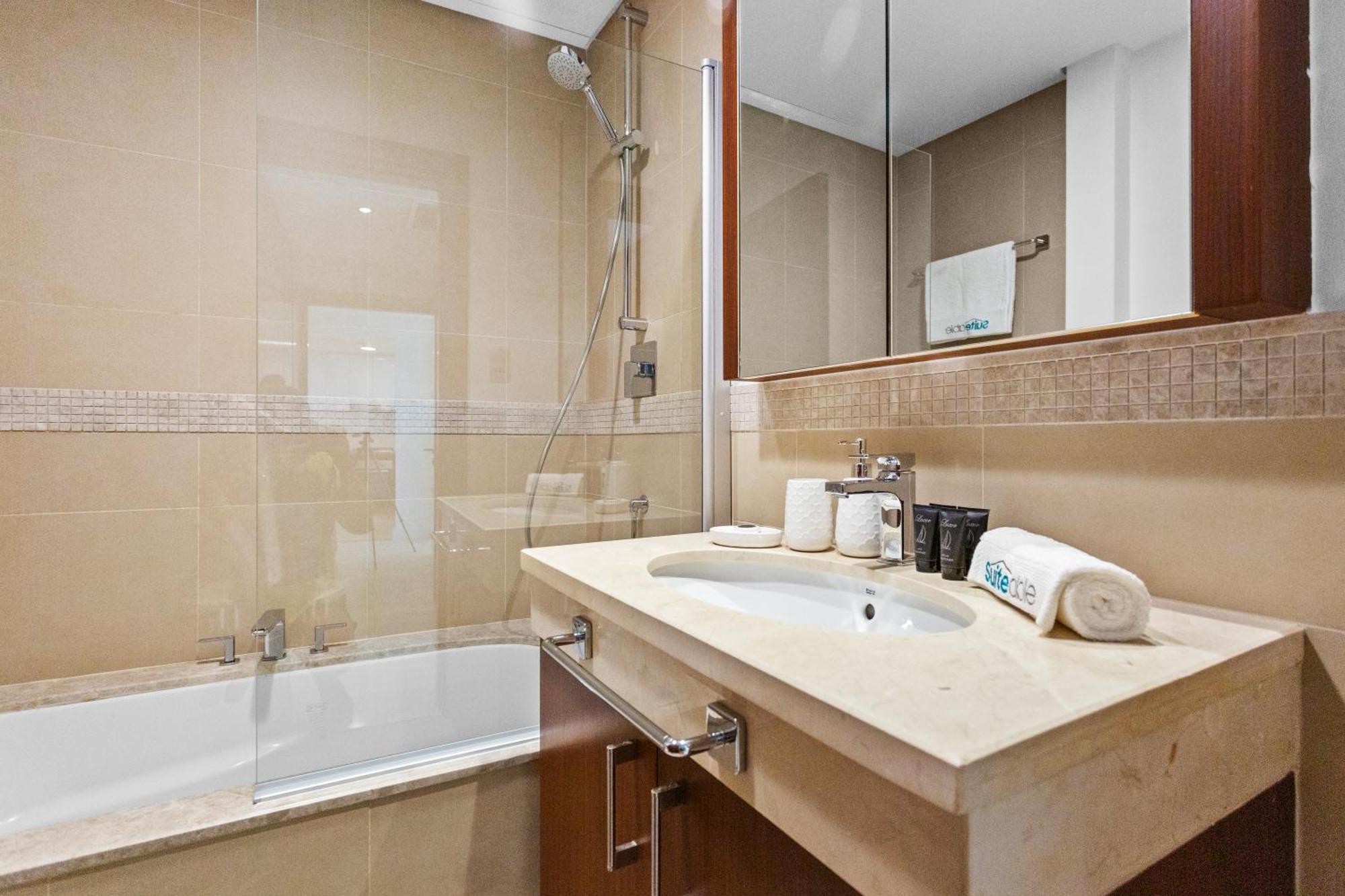 Apartment Bright One Bdr Close To Burj Khalifa & Mall Dubai